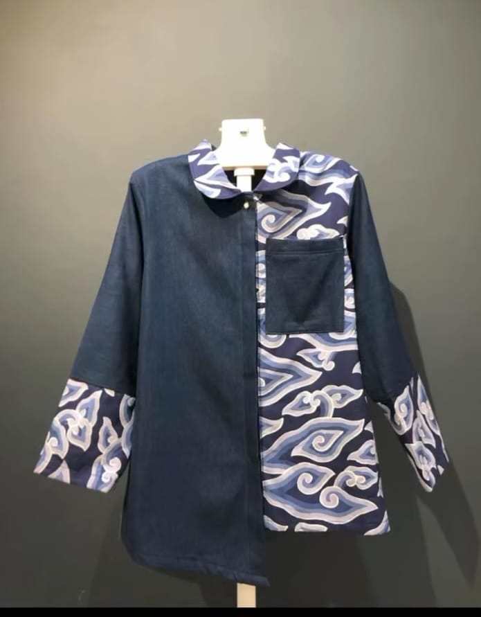 Outer Blouse Batik Wanita Kombinasi Denim Biru - Wayda by Ida